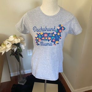 Dachshund Mama tee